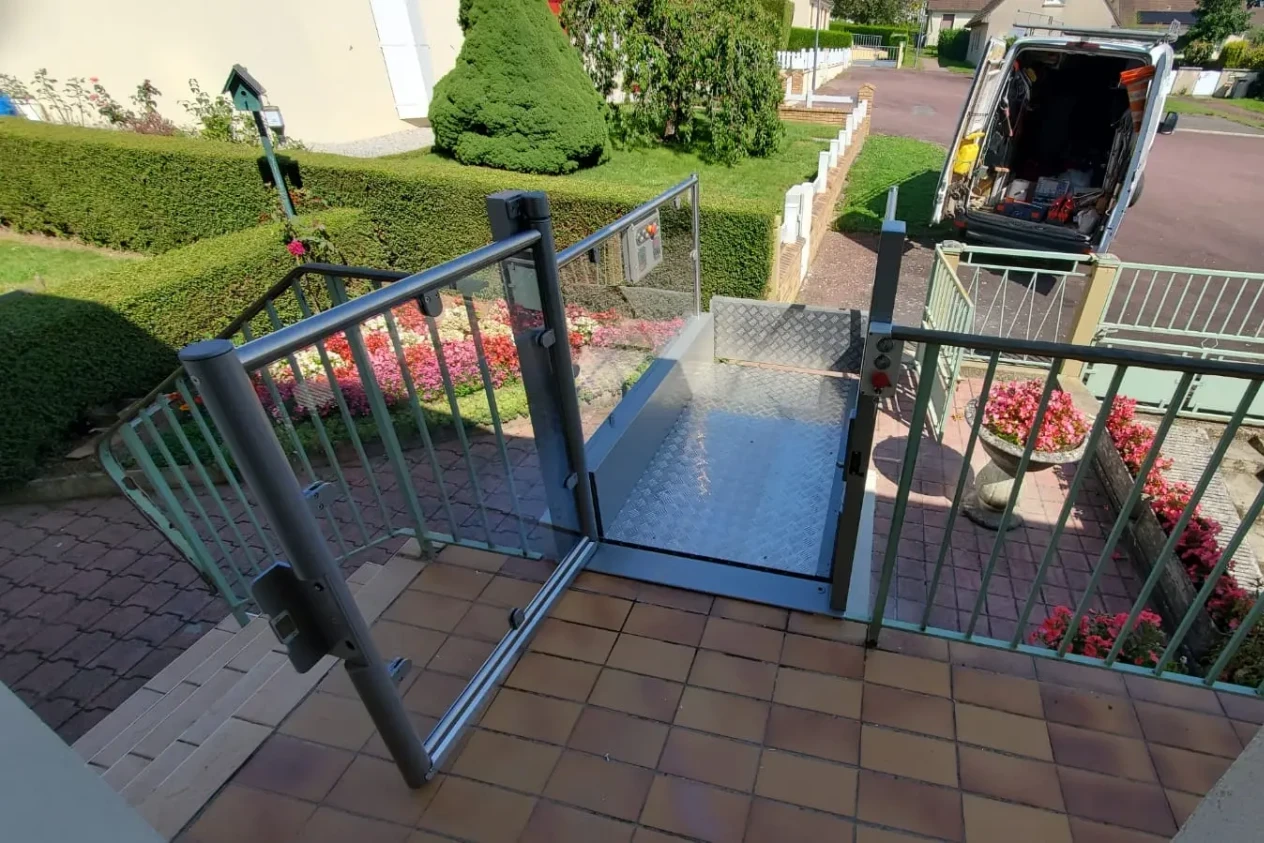 Plateforme élévatrice extérieur en haut Plateforme élévatrice extérieur en haut